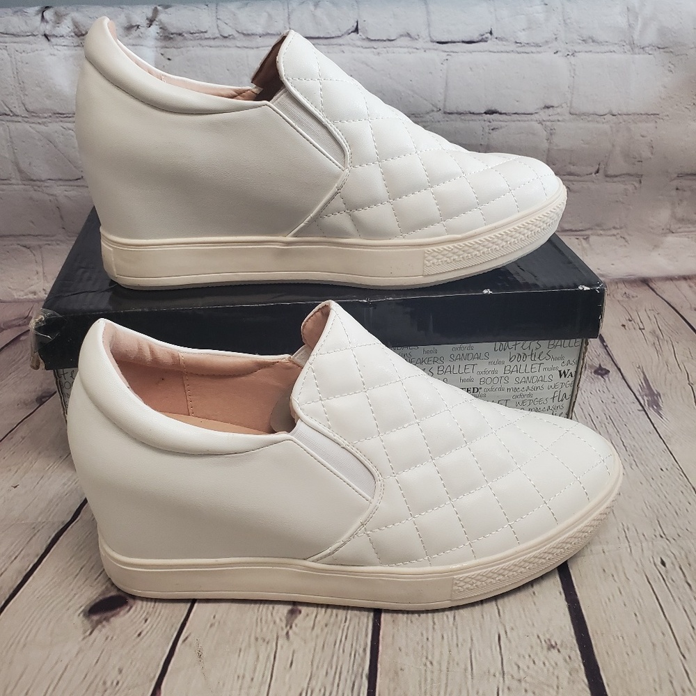 Wanted Bushkill Quilted White Wedge Fashion Sneakers - Size 10M